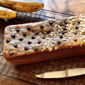 Bolo de Uva Passa com Banana Fofinho em 50 Minutos com Nestlé