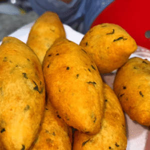 Bolinho de Mandioca Crocante em 30 Minutos com Nestlé