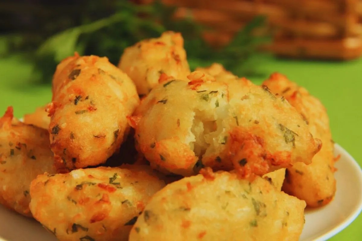 bolinho salgado simples.webp