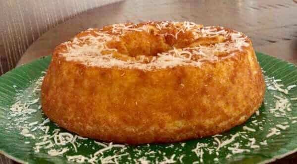 bolo de coco com leite condensado