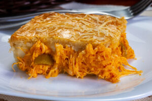 Torta salgada de liquidificador prática versátil e deliciosa perfeita para lanches rápidos e reuniões em família