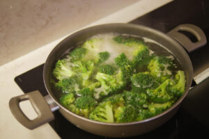 Como Cozinhar Brócolis na Água de Forma Simples e Rápida