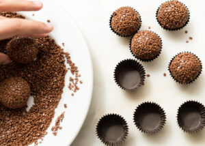 Como Fazer Brigadeiro sem Leite Condensado Cremoso e Saboroso