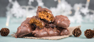 Pão de mel macio e recheado com chocolate que traz lembranças de festas e tardes especiais em família