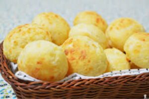 Pão de Queijo Mineiro: Crocante por Fora e Macio por Dentro