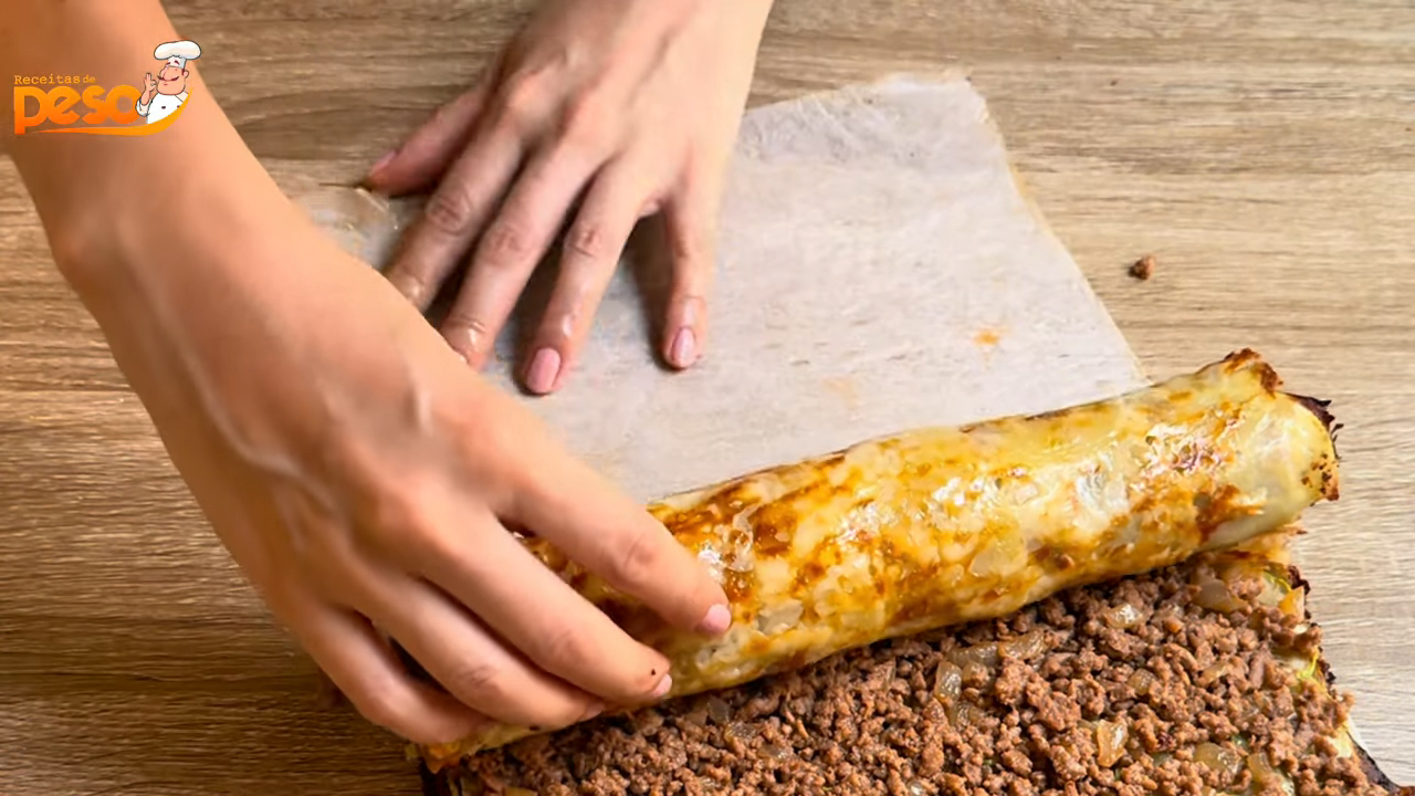rocambole de carne e legumes Fonte Youtube Receitas de Peso11