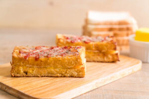 Torta de Pão de Forma Salgada que lembra reuniões de família e festas de fim de semana