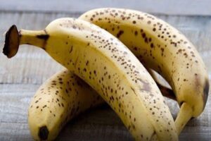 2 momentos do dia em que você deve evitar comer bananas