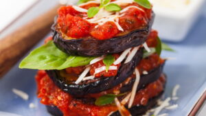 Aperitivo de Berinjela em Camadas: Receita Leve e Saborosa