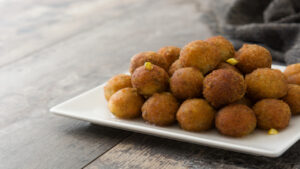 Bolinho de Batata Recheado com Presunto e Queijo: Crocante e Irresistível