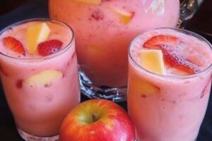 Refrescante Bebida com Maçã e Morango: A Combinação Perfeita para os Dias Quentes!