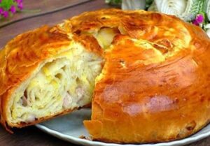 Pão Folhado Recheado com Presunto e Queijo