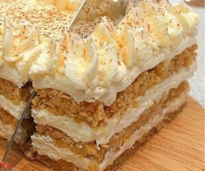 Bolo Gelado de Abacaxi com Creme Branco