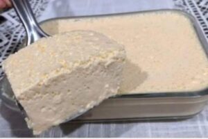 Mousse de Abacaxi fácil e geladinho: a sobremesa perfeita pra qualquer ocasião!