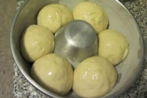 Pão Rosca de padaria feito em casa: impossível comer um só!