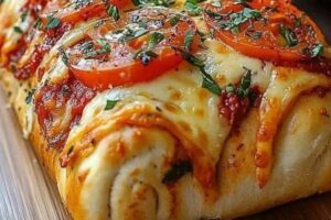 Esse Pão Pizza Recheado ao Forno é tão bom que virou o lanche oficial da minha casa!