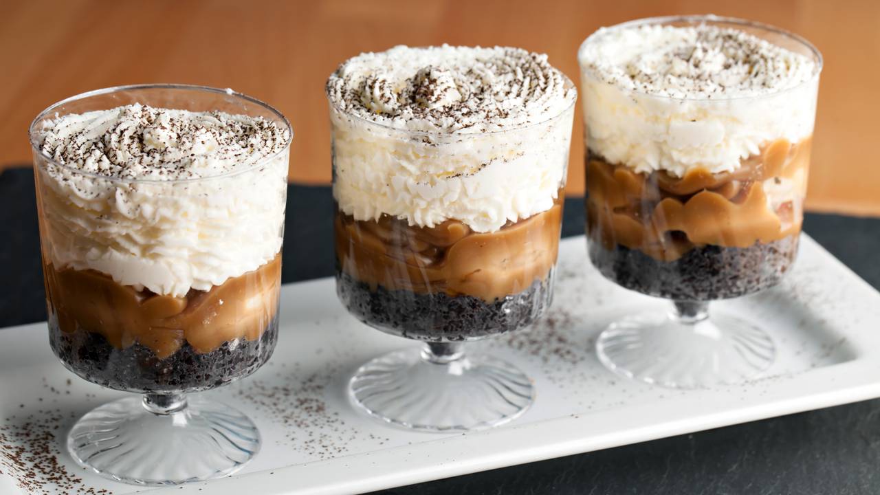 Parfaits de Banana e Caramelo 1761221117273 Creditos depositphotos.com ArenaCreative