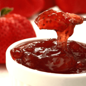 Geleia de Morango Caseira em 30 Minutos com Nestlé