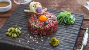 Bife Tartar com Ovo A Combinação Crua que Explode Sabor