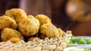 Bolinhos de Arroz: Receita Clássica e Irresistível