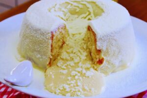 Bolo Vulcão de Leite Ninho