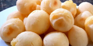 Lanche com 2 ingredientes, Sem ovos e sem leite para comer com café é uma delícia!