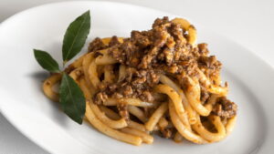 Macarrão com Ragu Tradicional: sabor italiano que conquista
