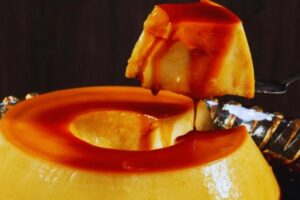 Pudim Coroa de Rainha com Calda Caramelizada