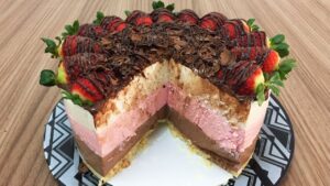 Essa Torta Napolitana é tão linda e gostosa que parece sobremesa de confeitaria chique