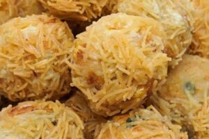 Você nunca mais vai jogar sobras de frango fora depois de provar esses bolinhos!