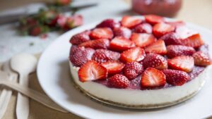 O Cheesecake de Morango Que Transforma Qualquer Dia Comum em Dia Especial