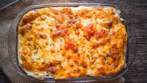 Esse escondidinho é tão cremoso que o garfo afunda sorrindo!