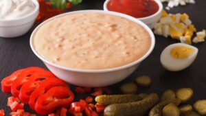 O molho que transforma até batata frita em evento especial