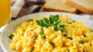 O Cheiro Que Sai da Frigideira e Faz Todo Mundo Acordar com Sorriso