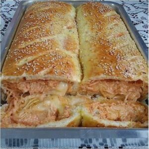 O Lanche Rechonchudo que Transborda Cremoso a Cada Mordida