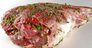 Esse tempero para pernil é a prova de que o sabor começa muito antes do forno! –