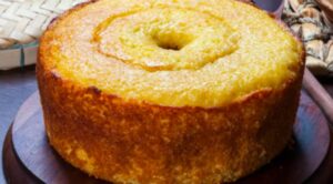 Bolo de Cerveja o doce que nasceu pra provar que a felicidade também espuma –