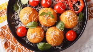 Os Bolinhos Italianos Que Provam Que Sobra de Risoto Também É Luxo