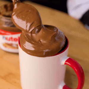Bolo de Caneca com Nutella em 3 Minutos