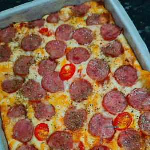 Torta de Pizza de Calabresa Crocante e Suculenta em 50 Minutos com Nestlé