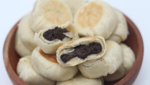 O Docinho Asiático Que Viajou Séculos Até Parar na Sua Mesa Bakpia