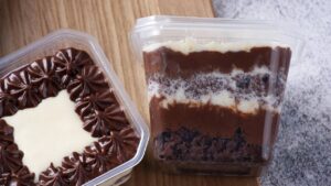 Doce na Colher Que Faz Qualquer Dieta Renunciar Bolo de Chocolate Cremoso de Pote