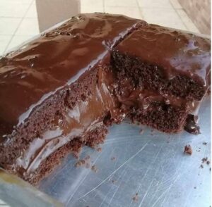 Quem aprende fazer bolo de chocolate no liquidificador nunca mais volta ao método tradicional