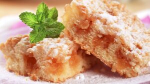 Esse bolo de maçã parece comum, mas esconde um detalhe que faz todo mundo querer provar