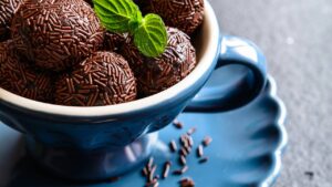 Sem Manteiga esse Brigadeiro Mostra que Dá para Ser Cremoso