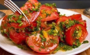 Salada de Tomate com Cheiro-verde