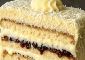 Bolo de Leite com Ameixa