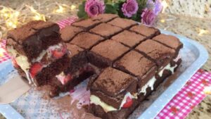 Esse bolo é tão perfeito que parece um abraço com sabor de festa! –