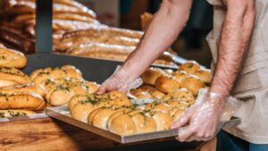 O pão que some da churrasqueira antes do churrasco começar