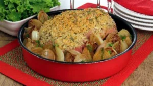 Pernil natalino: receita irresistível com crosta crocante e saborosa